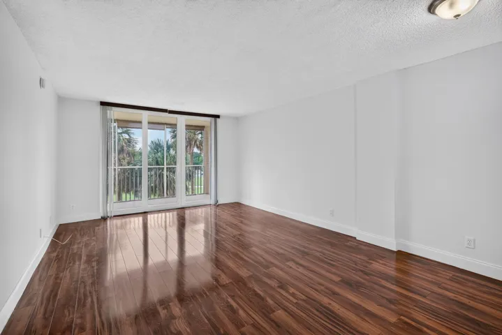 04 Living Room and Dining Room