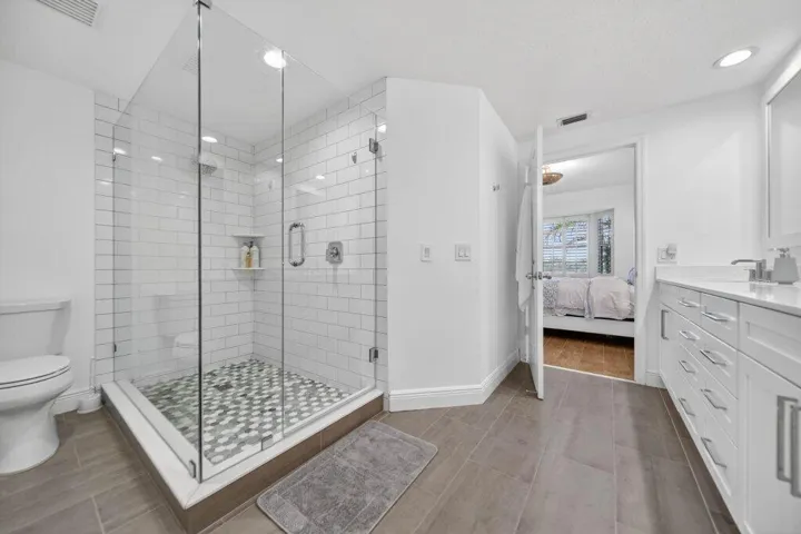 primarybath2.jpg-SMALL