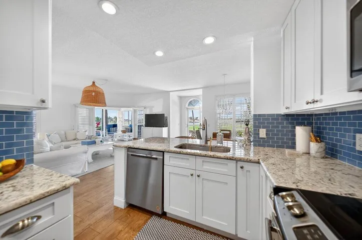 kitchen1.jpg-SMALL