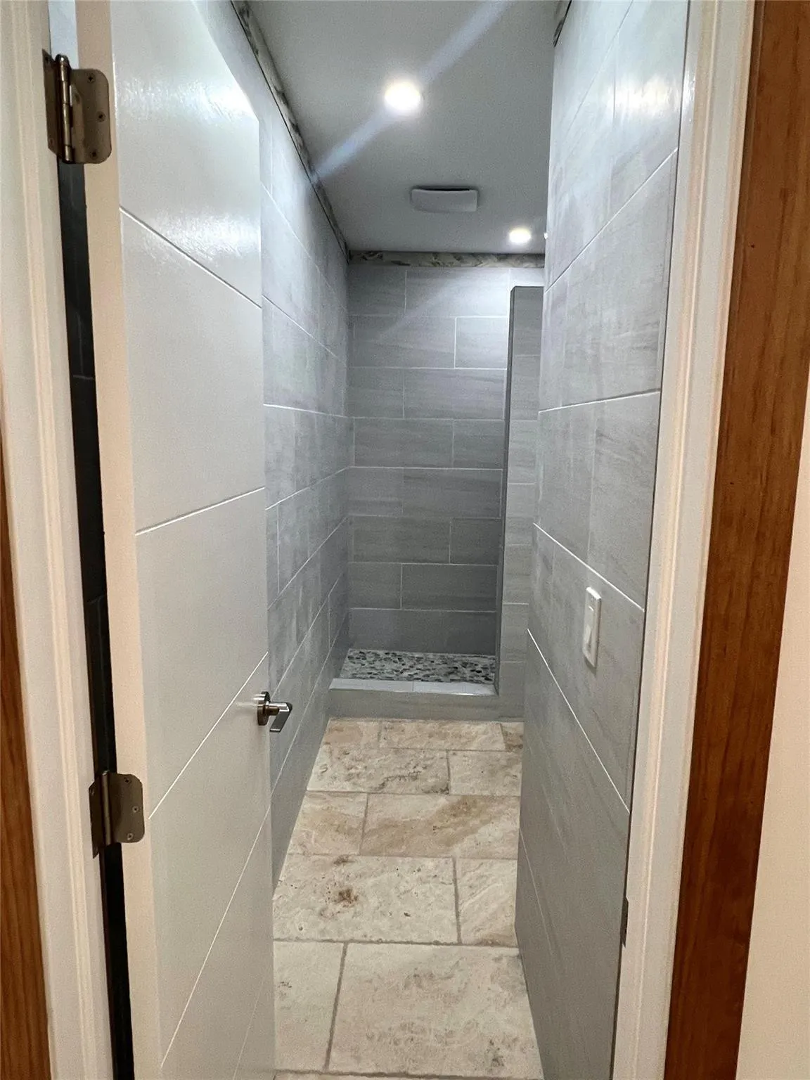 PRIMARY BEDROOM BATHROOM ENTRY
