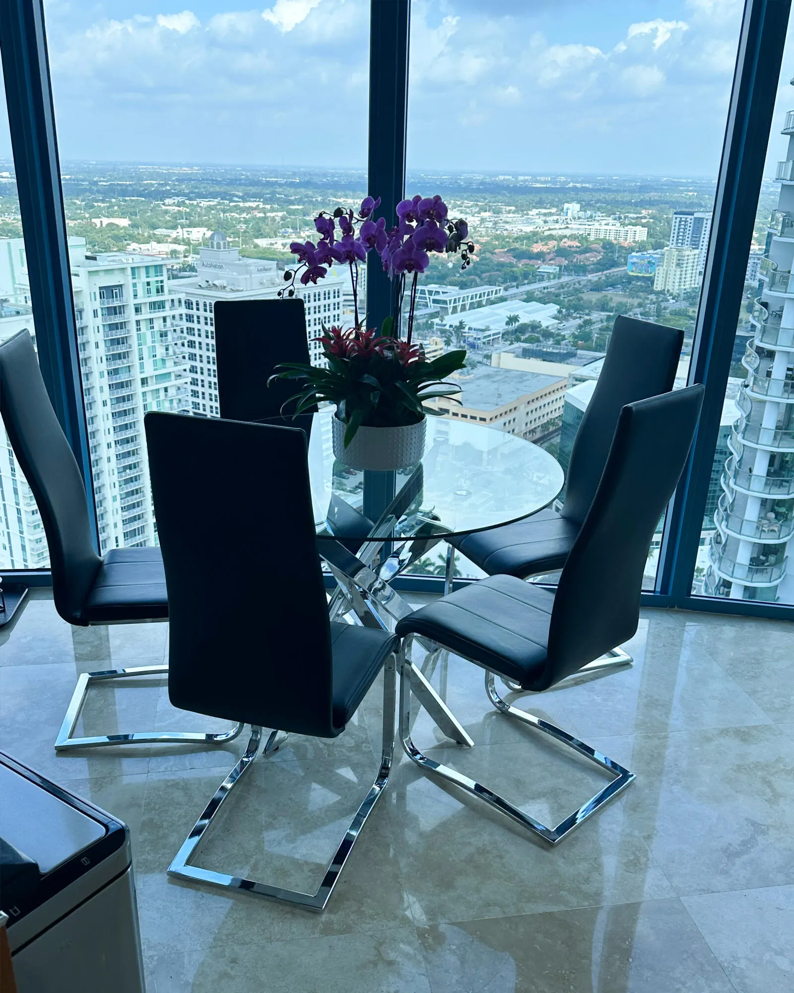 Kitchen Breakfast Area