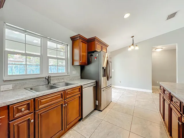 608 Masters Avenue-23