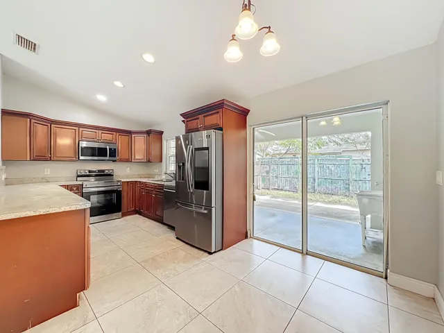 608 Masters Avenue-19