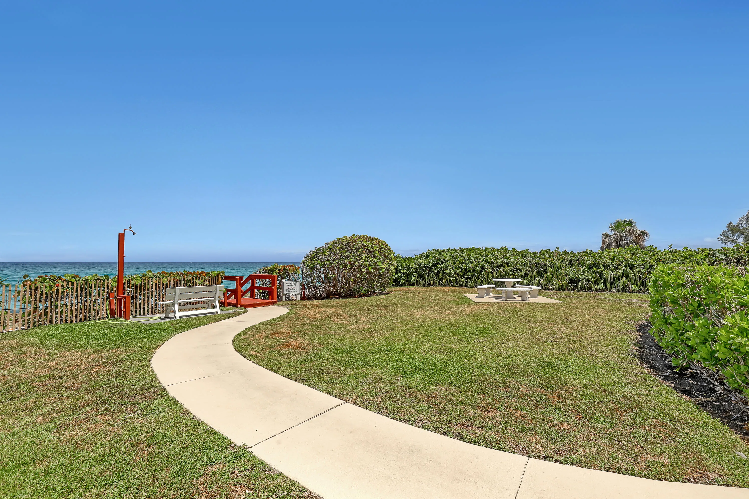 walk way to the beach