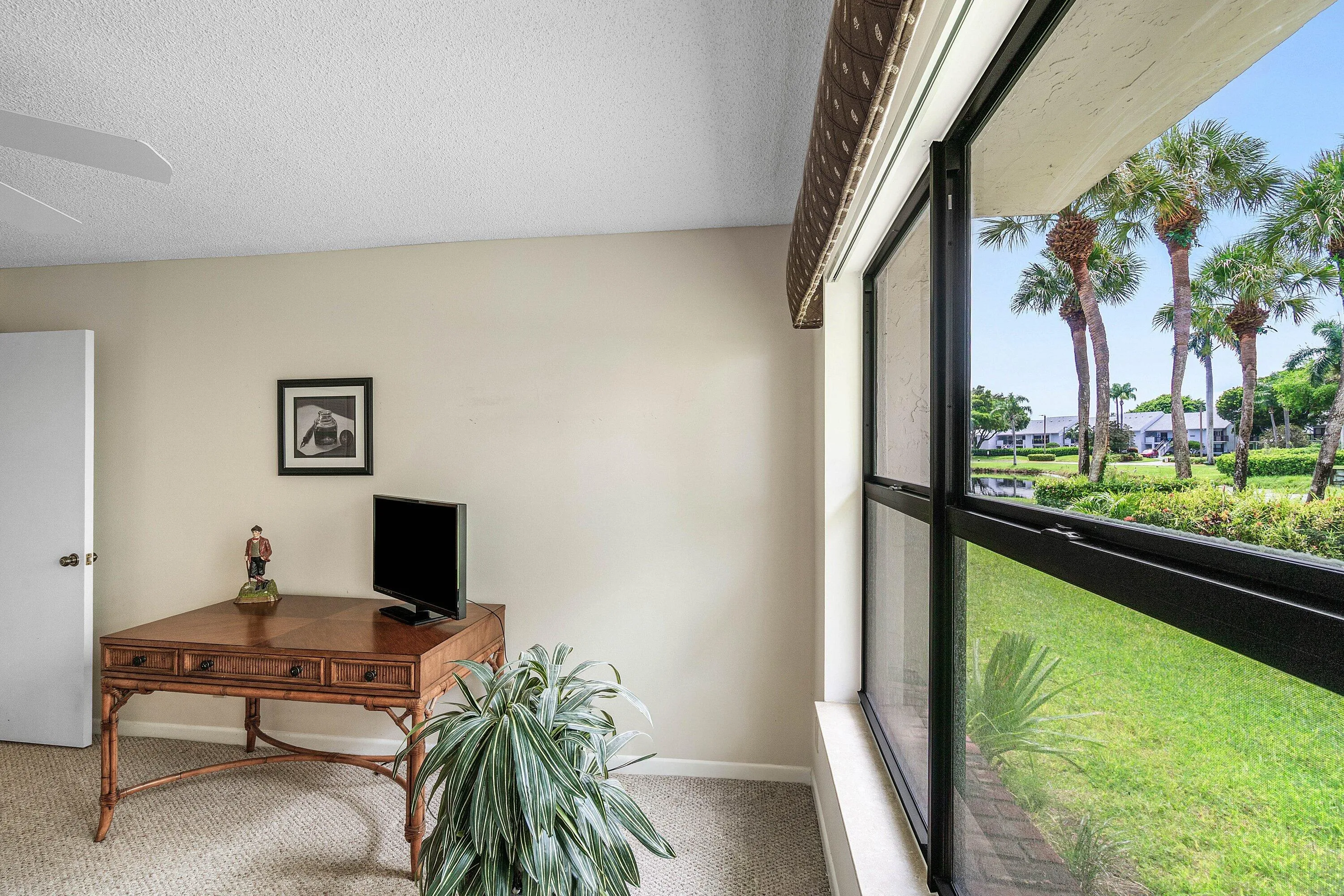 Large Windows in 2nd Bedroom