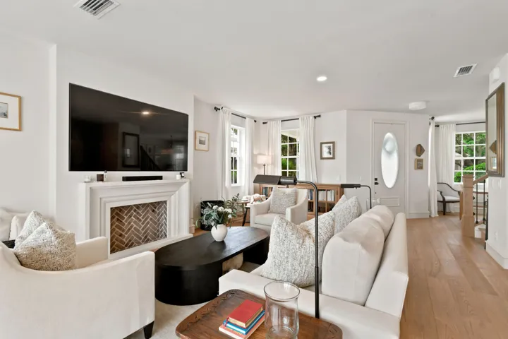 213NewHavenBlvd(11)