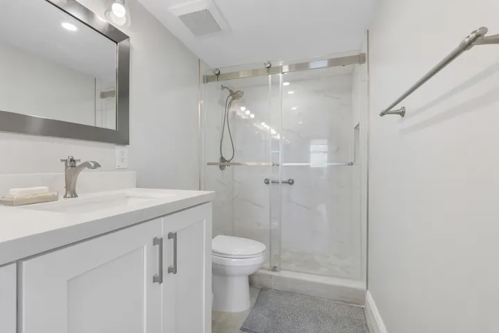 1900 S Ocean Blvd 14T_012