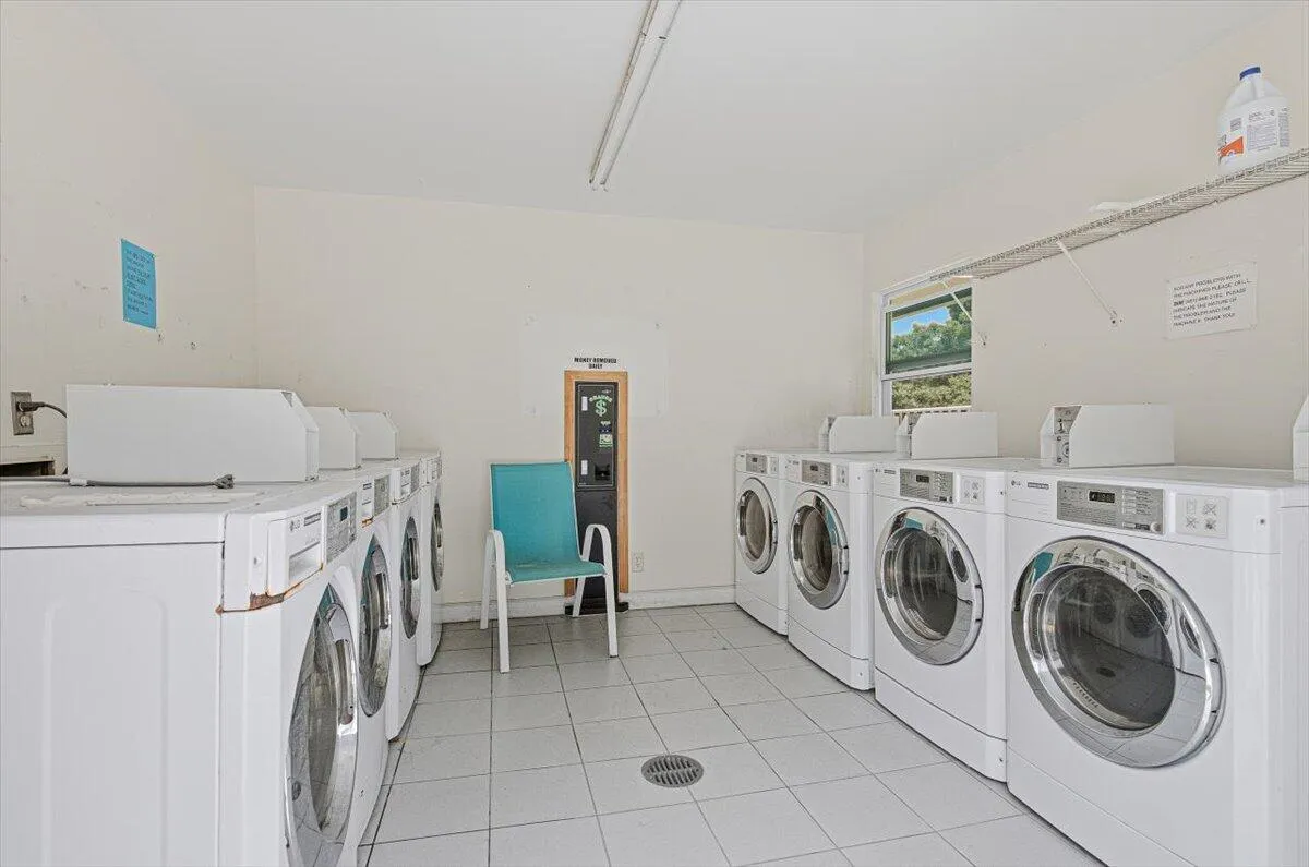 28-Laundry Room