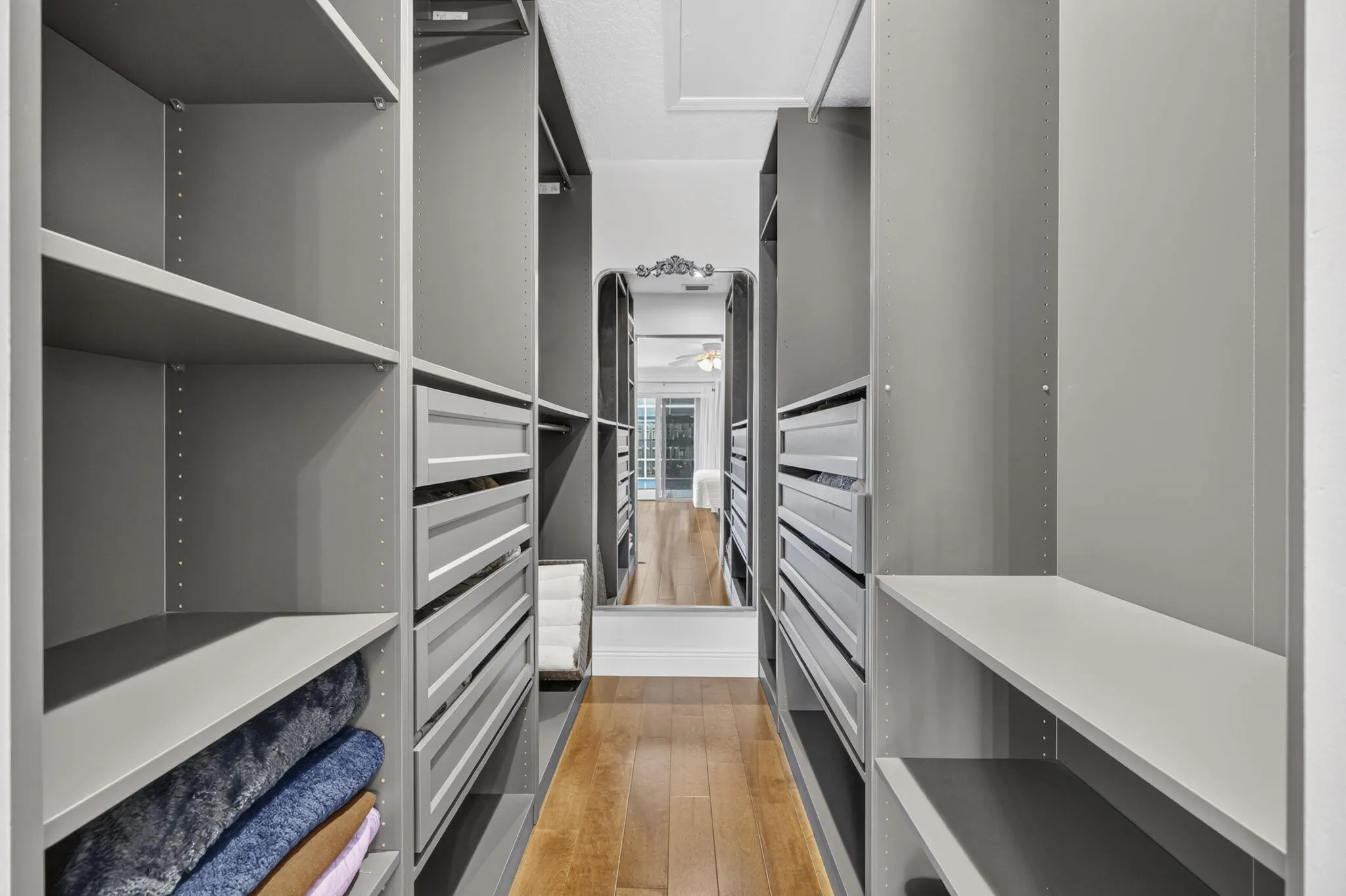 Walk in closet