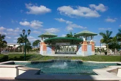 Abacoa Stage
