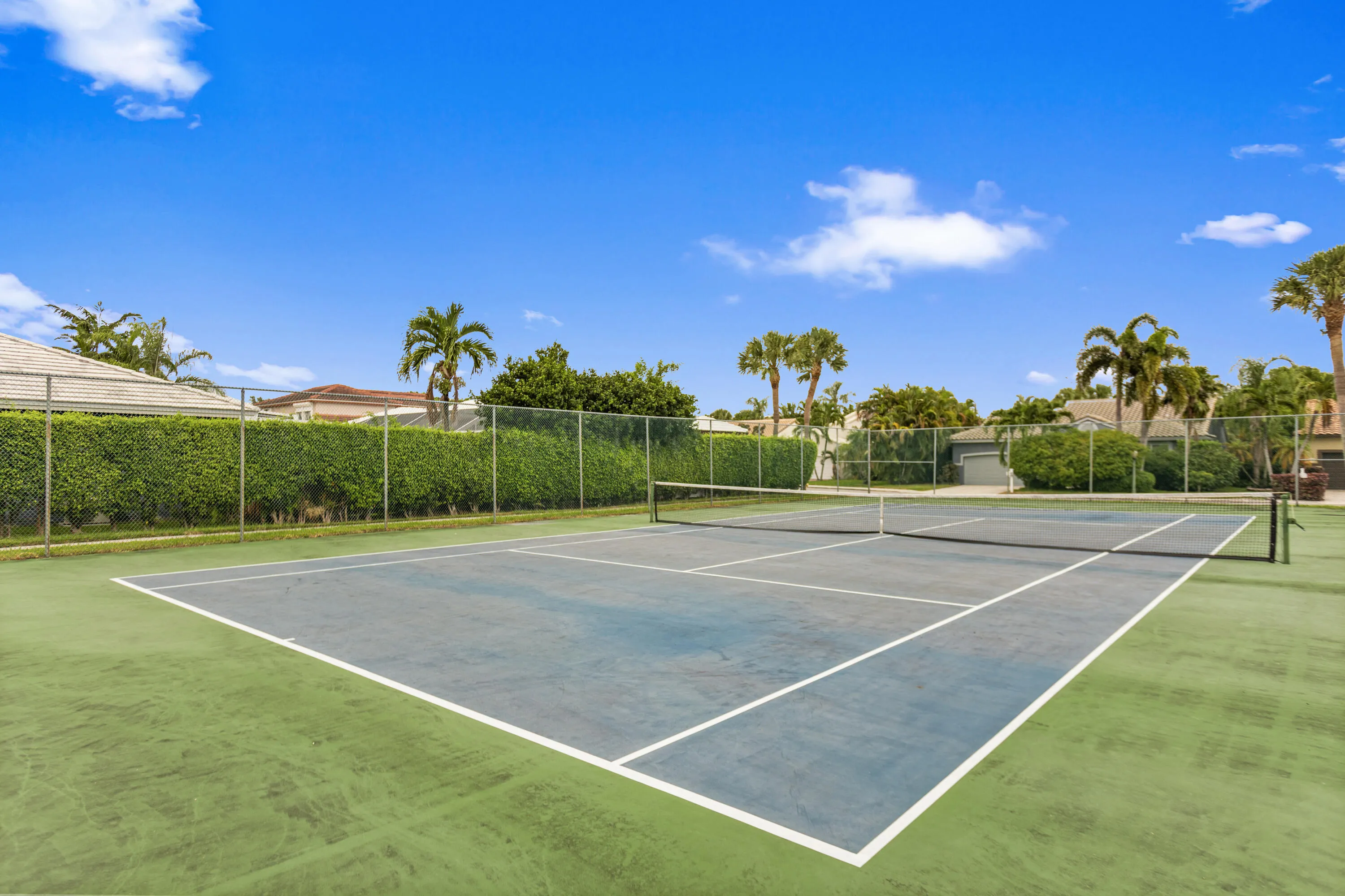 Community tennis court