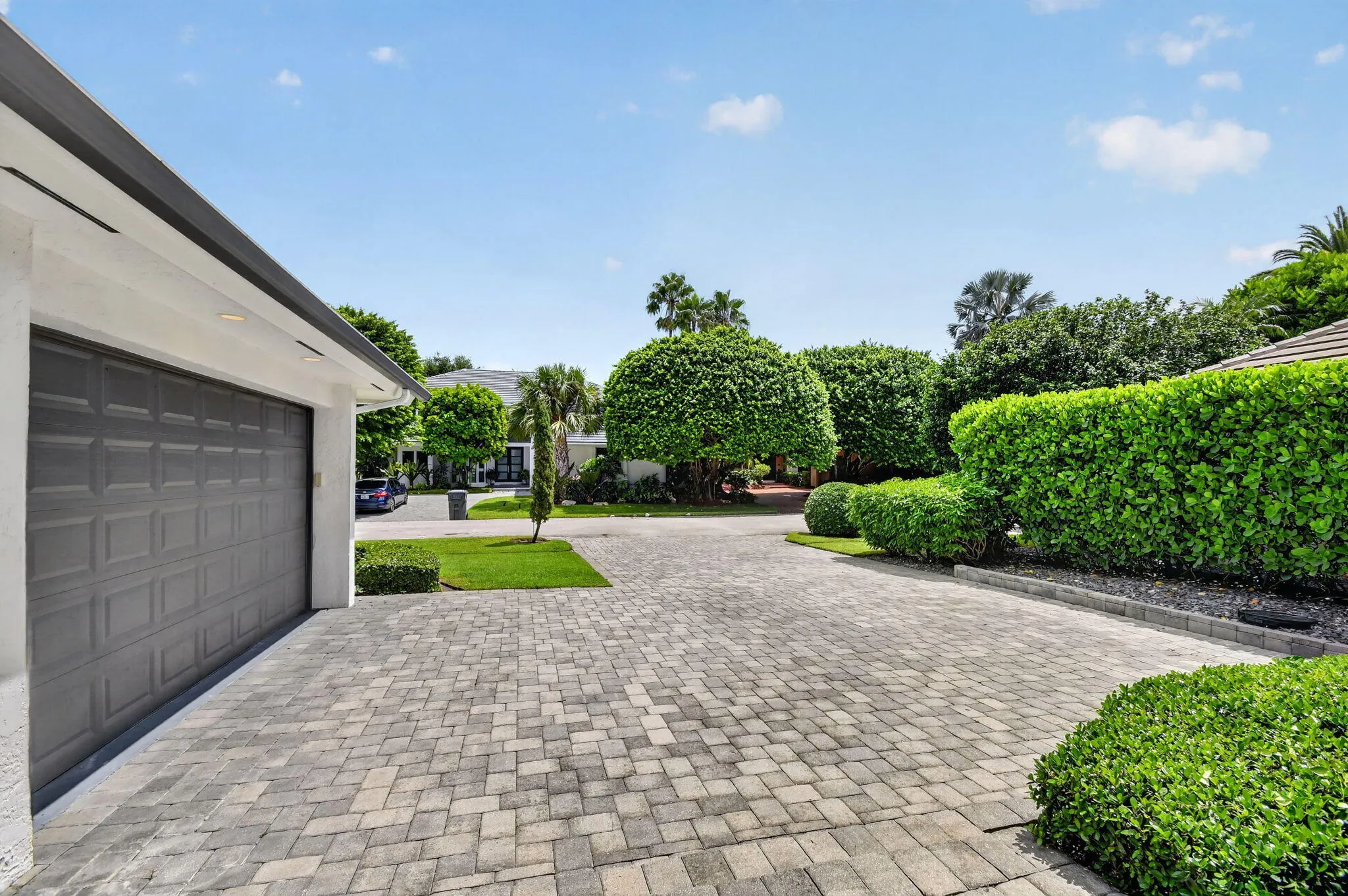 Spacious Driveway