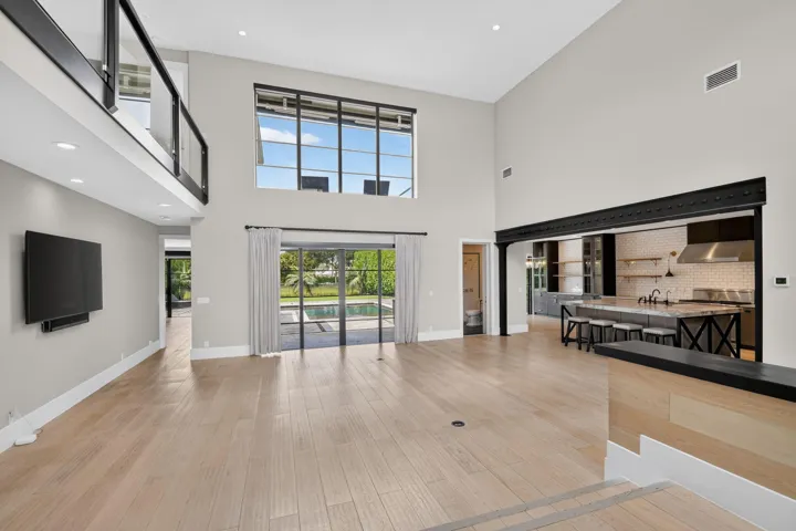 Grand Living Area