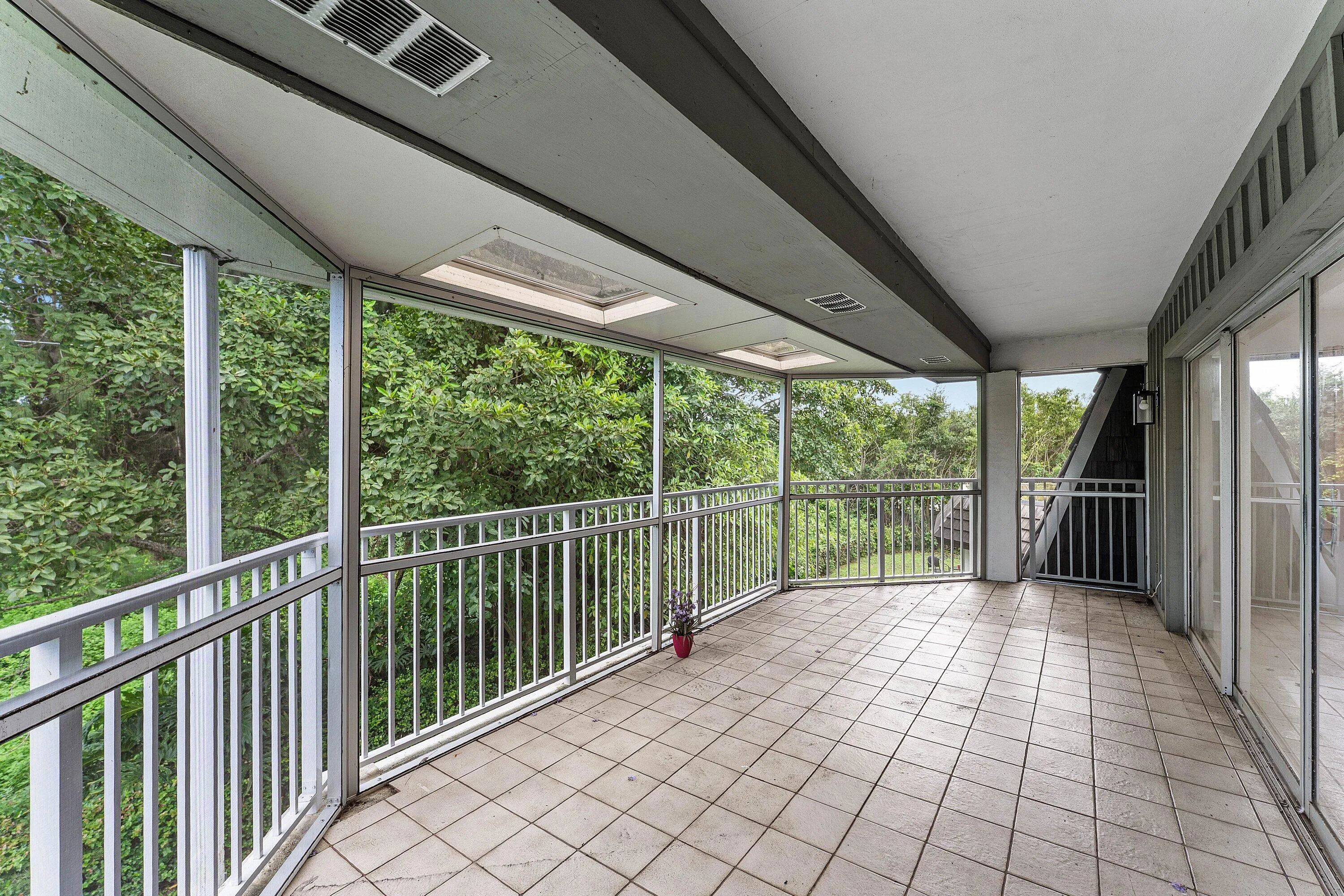021-408PineTreeCourt-12-Atlantis-FL-3346