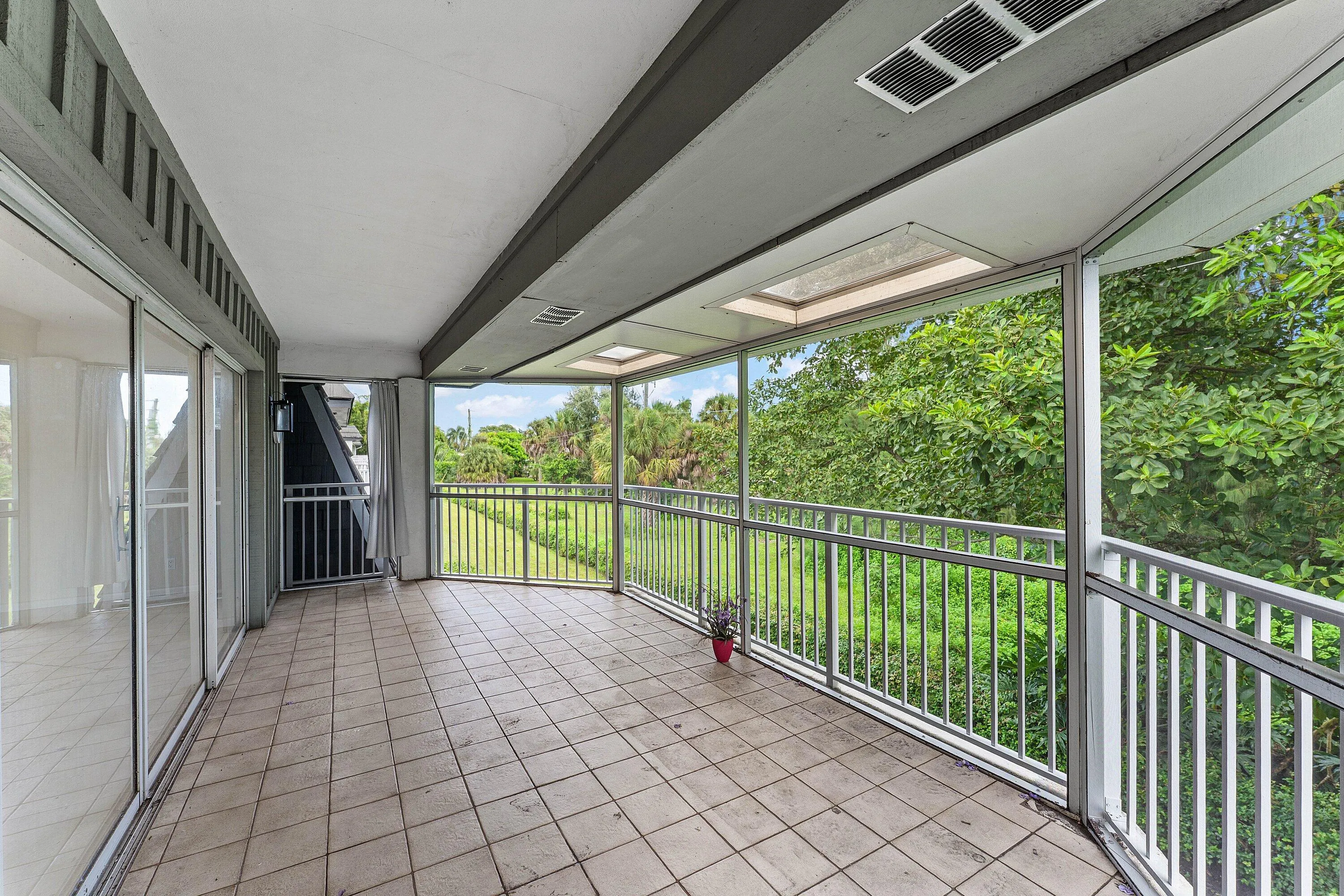 022-408PineTreeCourt-12-Atlantis-FL-3346