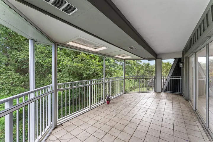 021-408PineTreeCourt-12-Atlantis-FL-3346