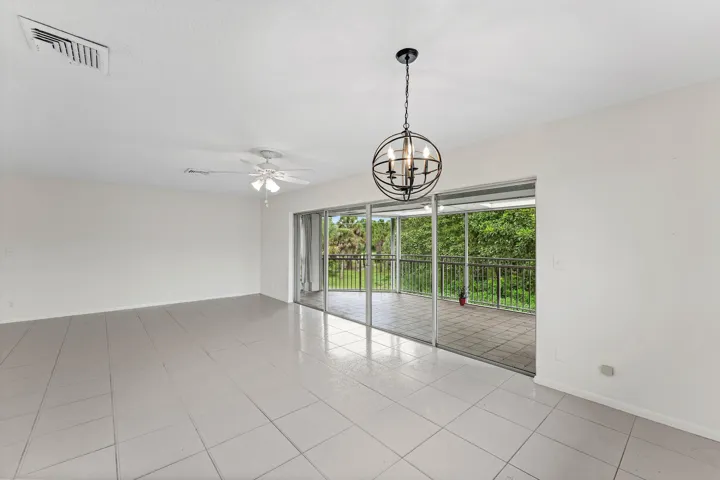 008-408PineTreeCourt-12-Atlantis-FL-3346