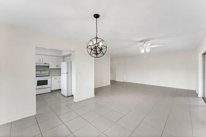004-408PineTreeCourt-12-Atlantis-FL-3346