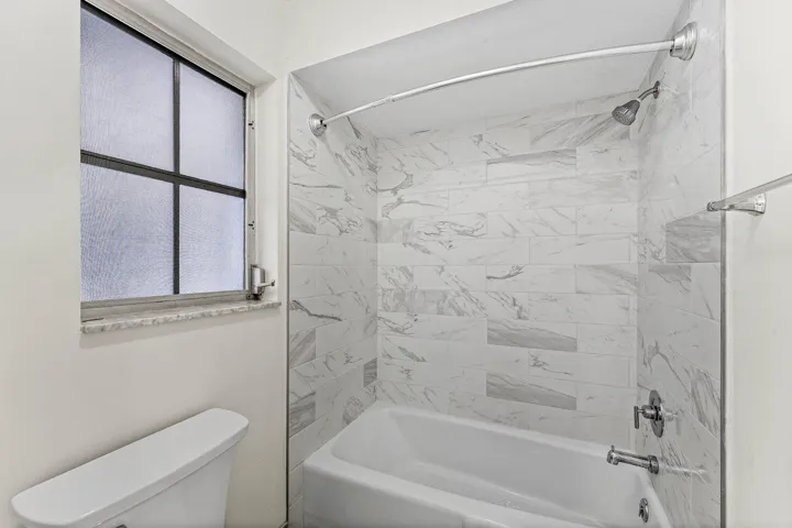 015-408PineTreeCourt-12-Atlantis-FL-3346