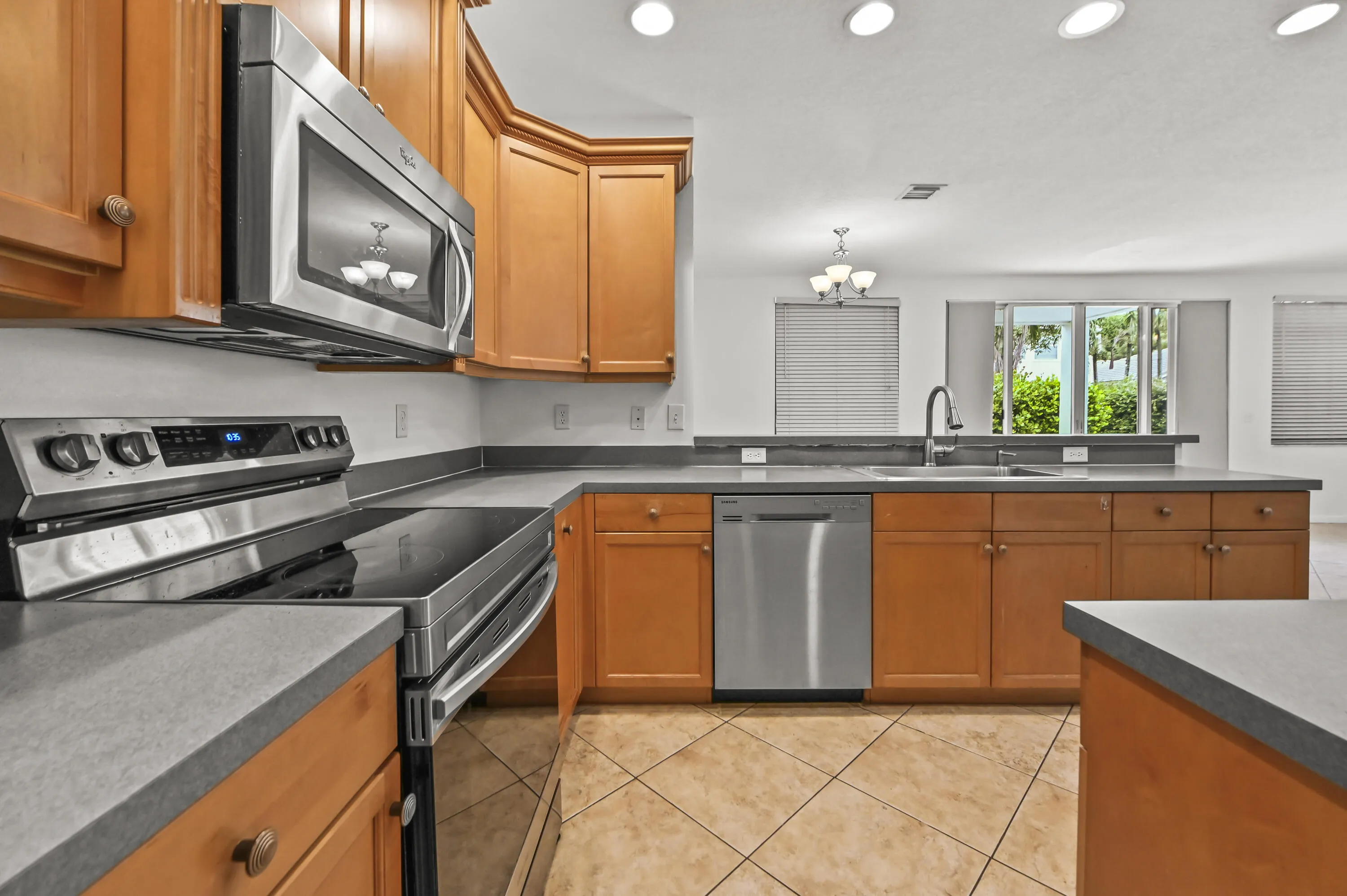 15 Kitchen 02