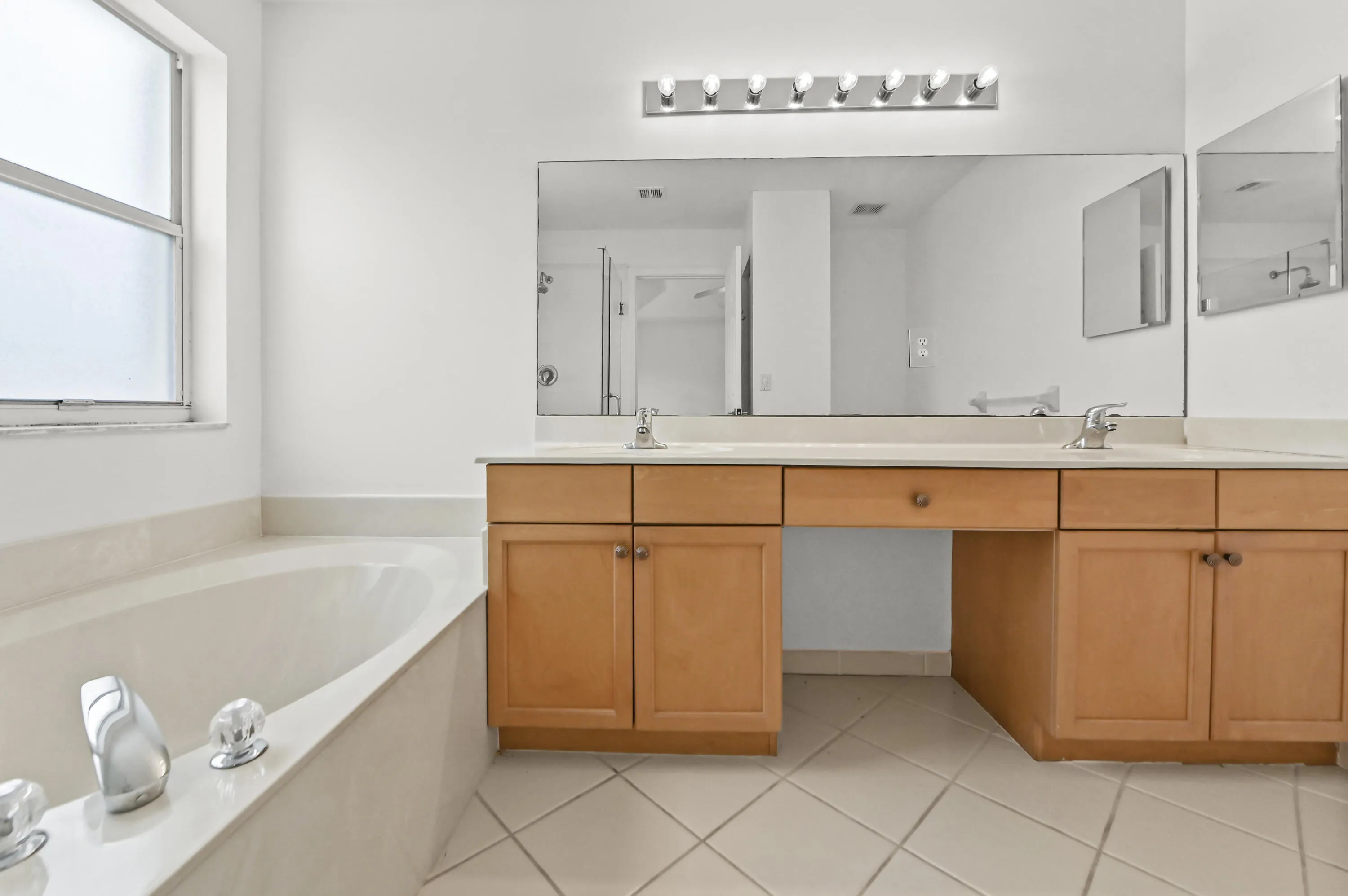31 Bathroom 01