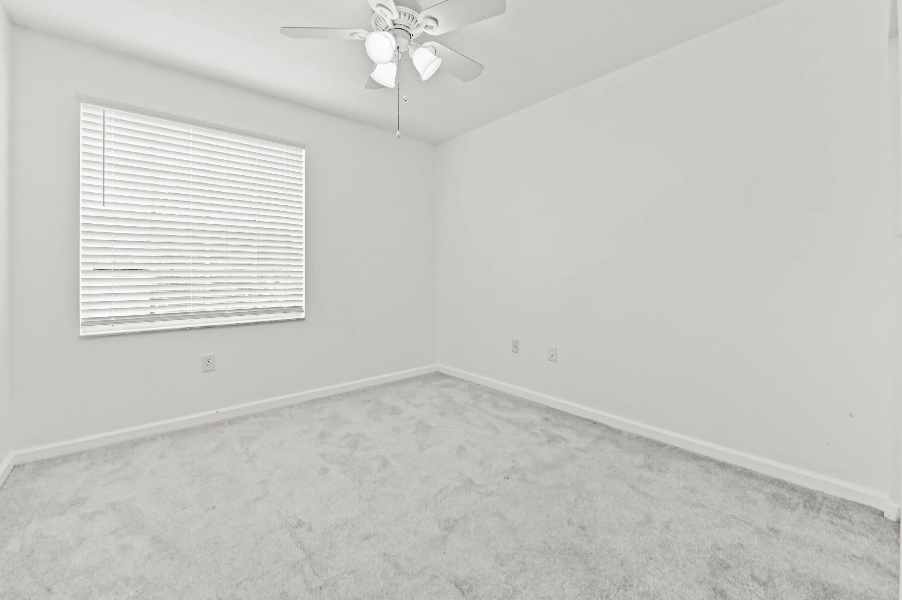 24 Bedroom 03