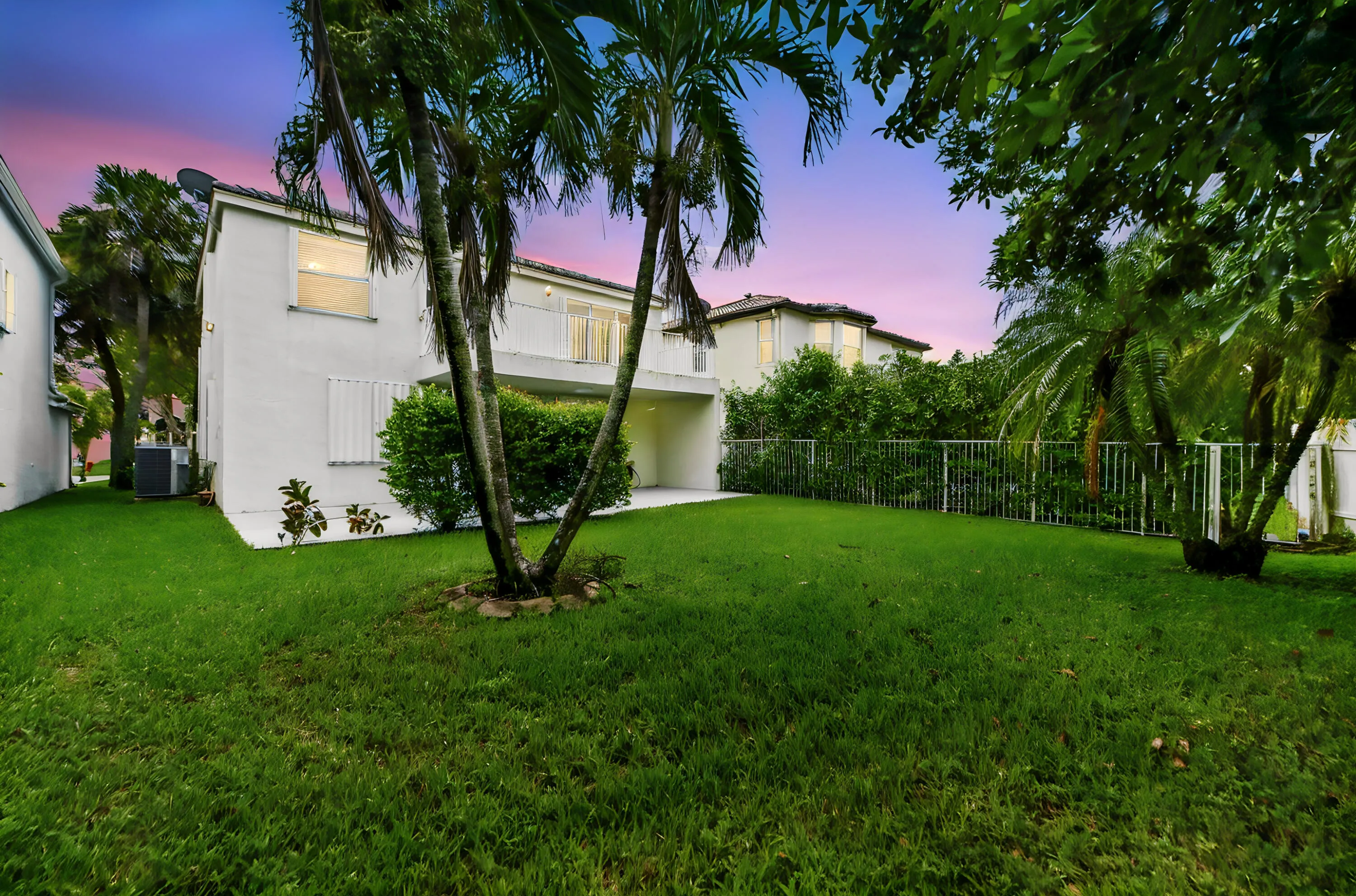 38-Backyard-04_TW