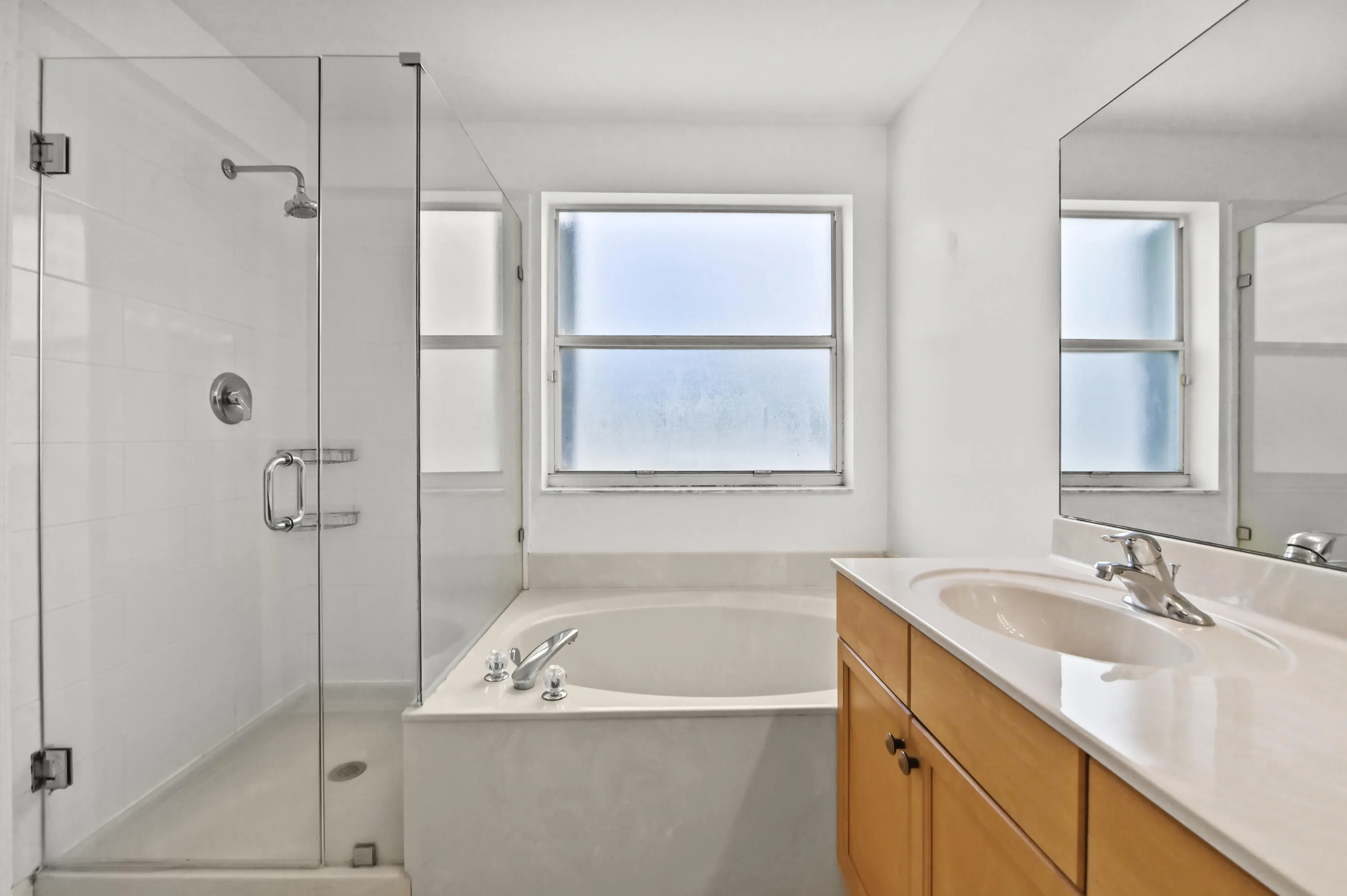 32 Bathroom 02