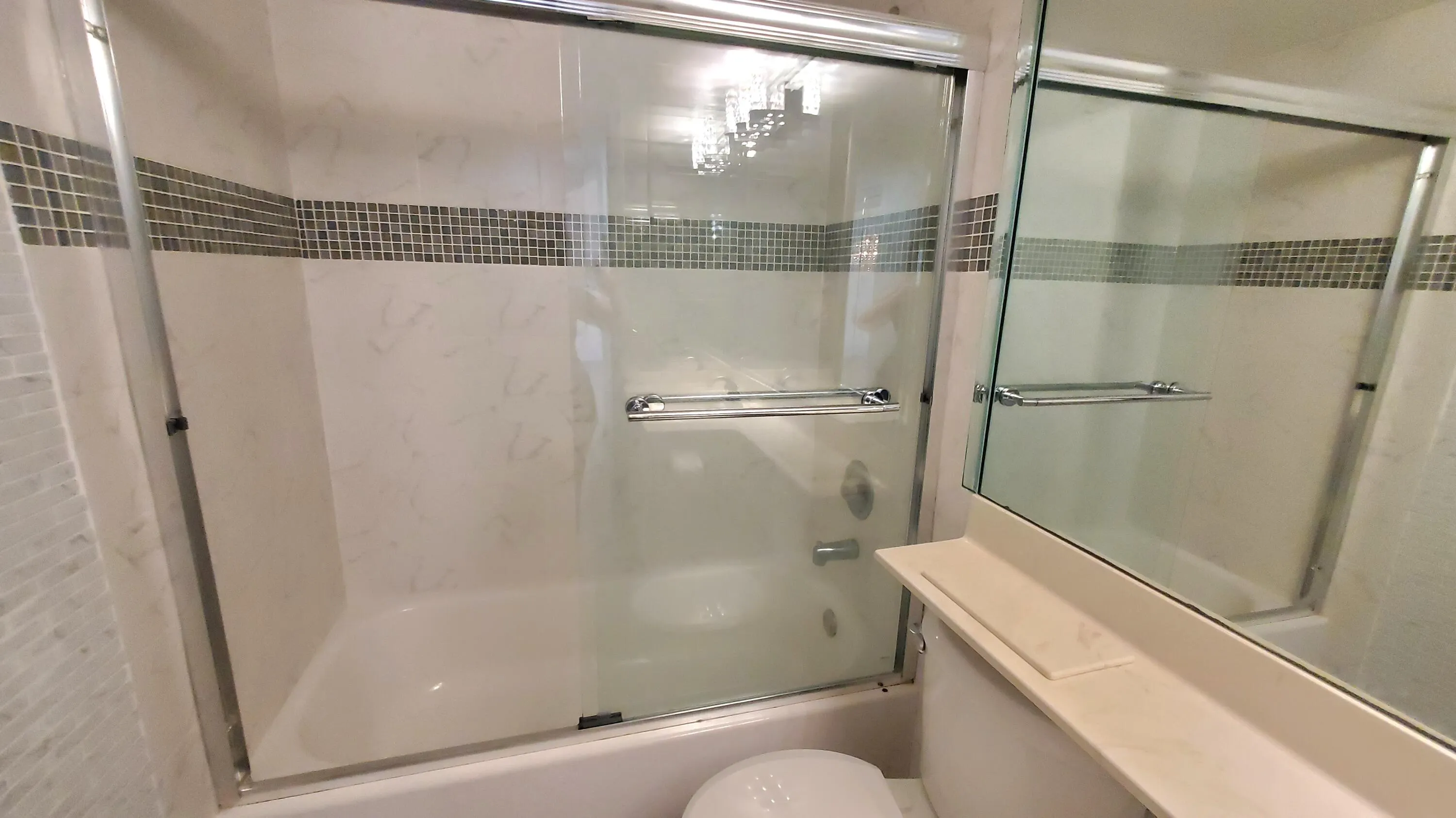 Updated Guest Bathroom with Tub