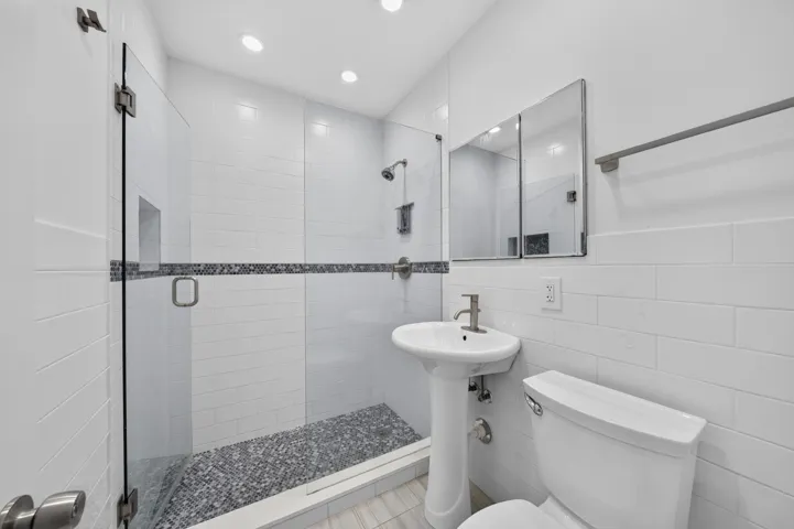 Guest Bathroom 2