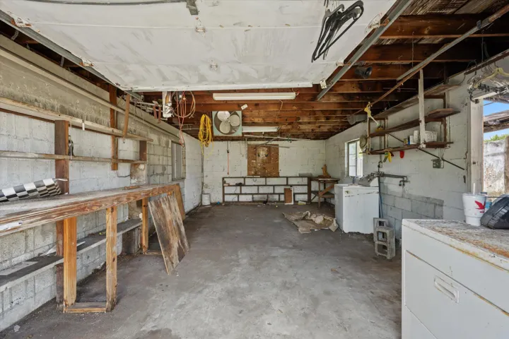 Detached Garage