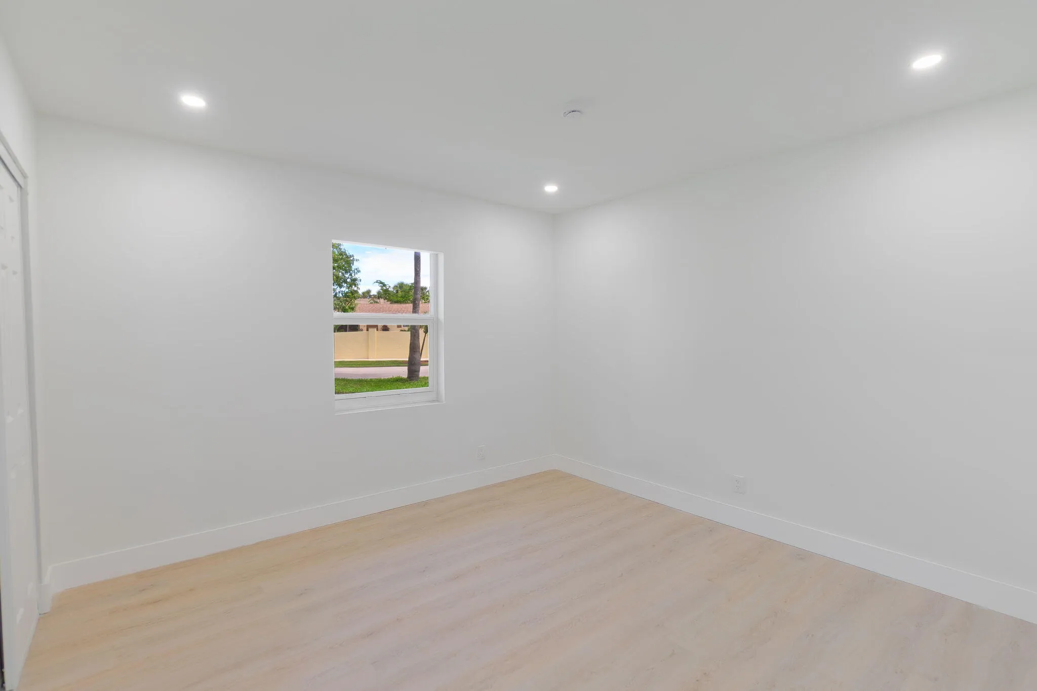 413-n-ware-dr-west-palm-beach-16-bright-