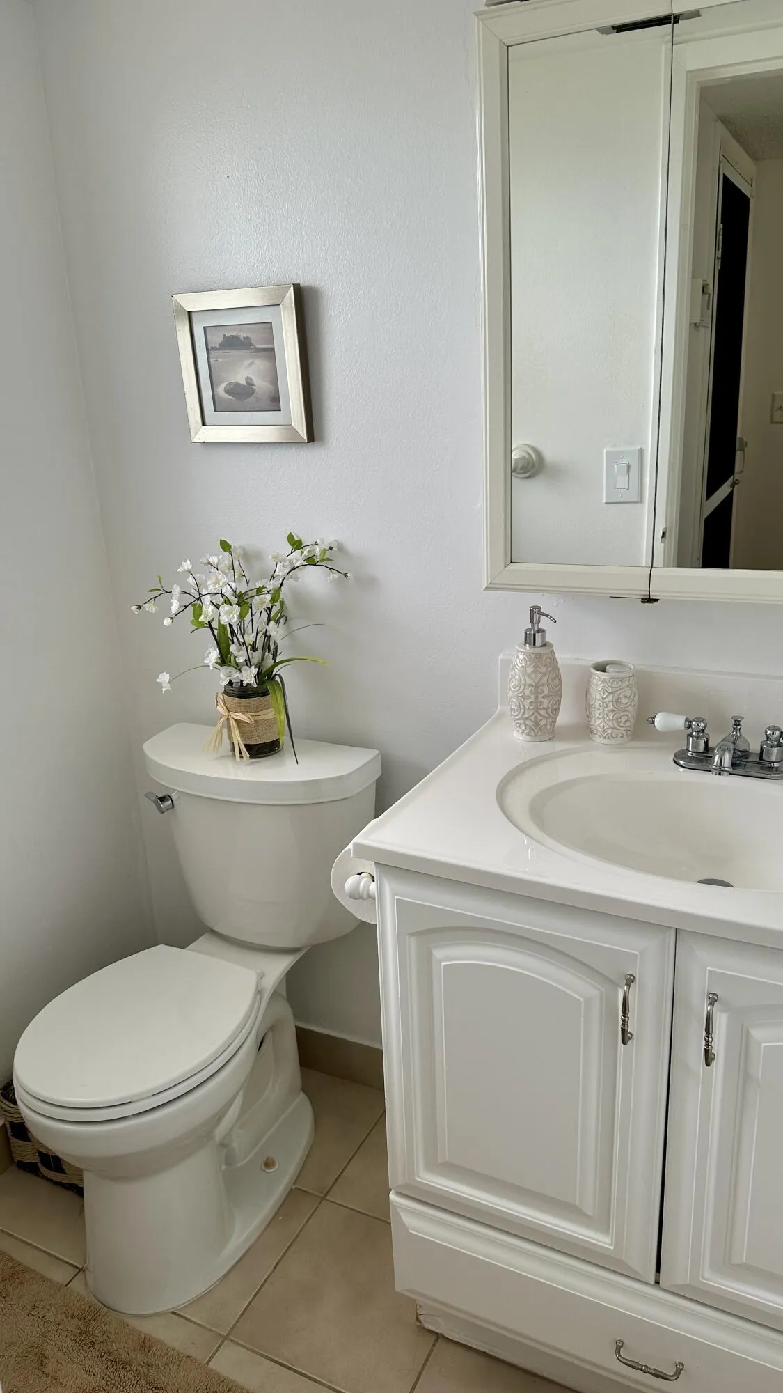 Guest 1/2 Bath