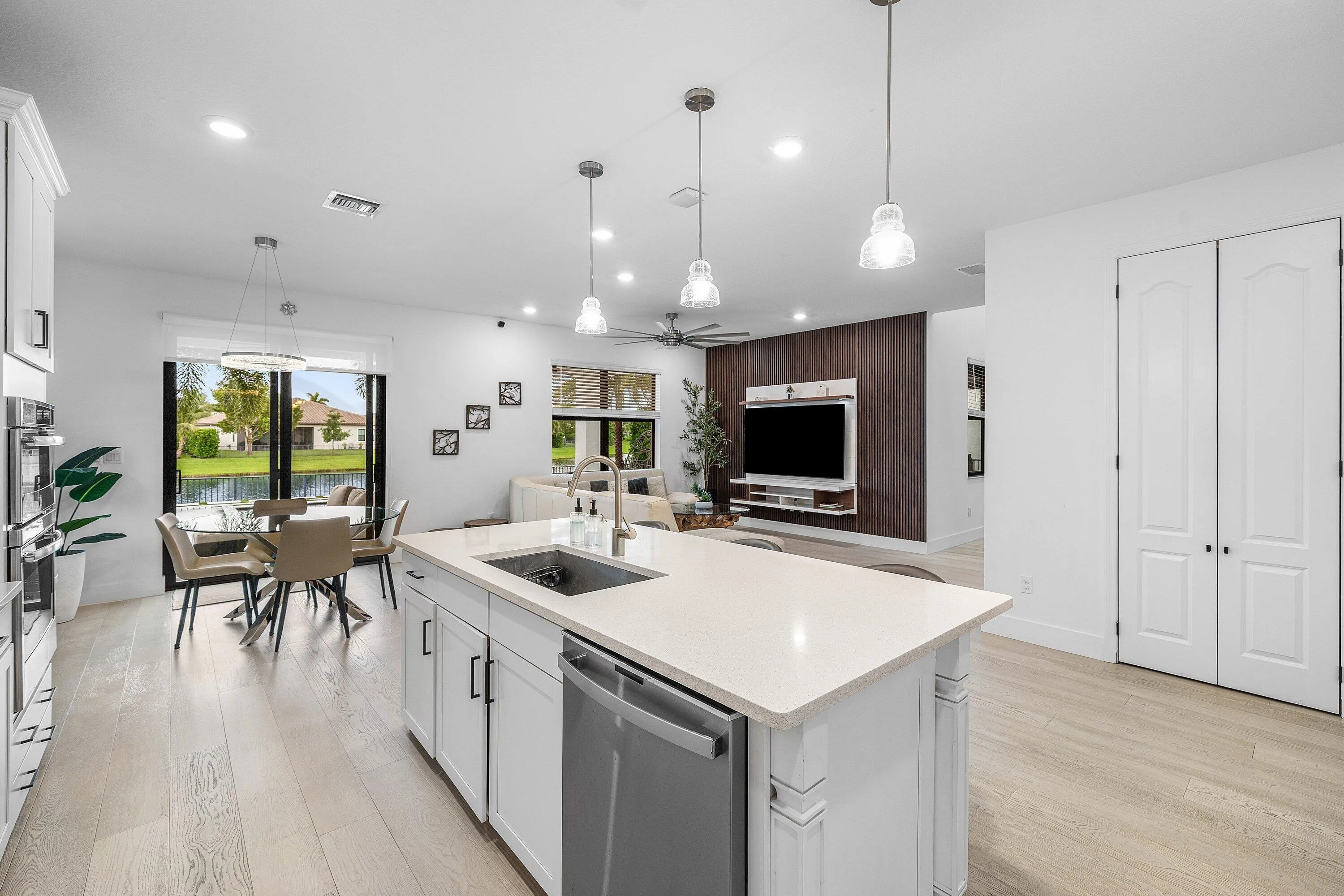 022-3138StrengLane-RoyalPalmBeach-FL-334