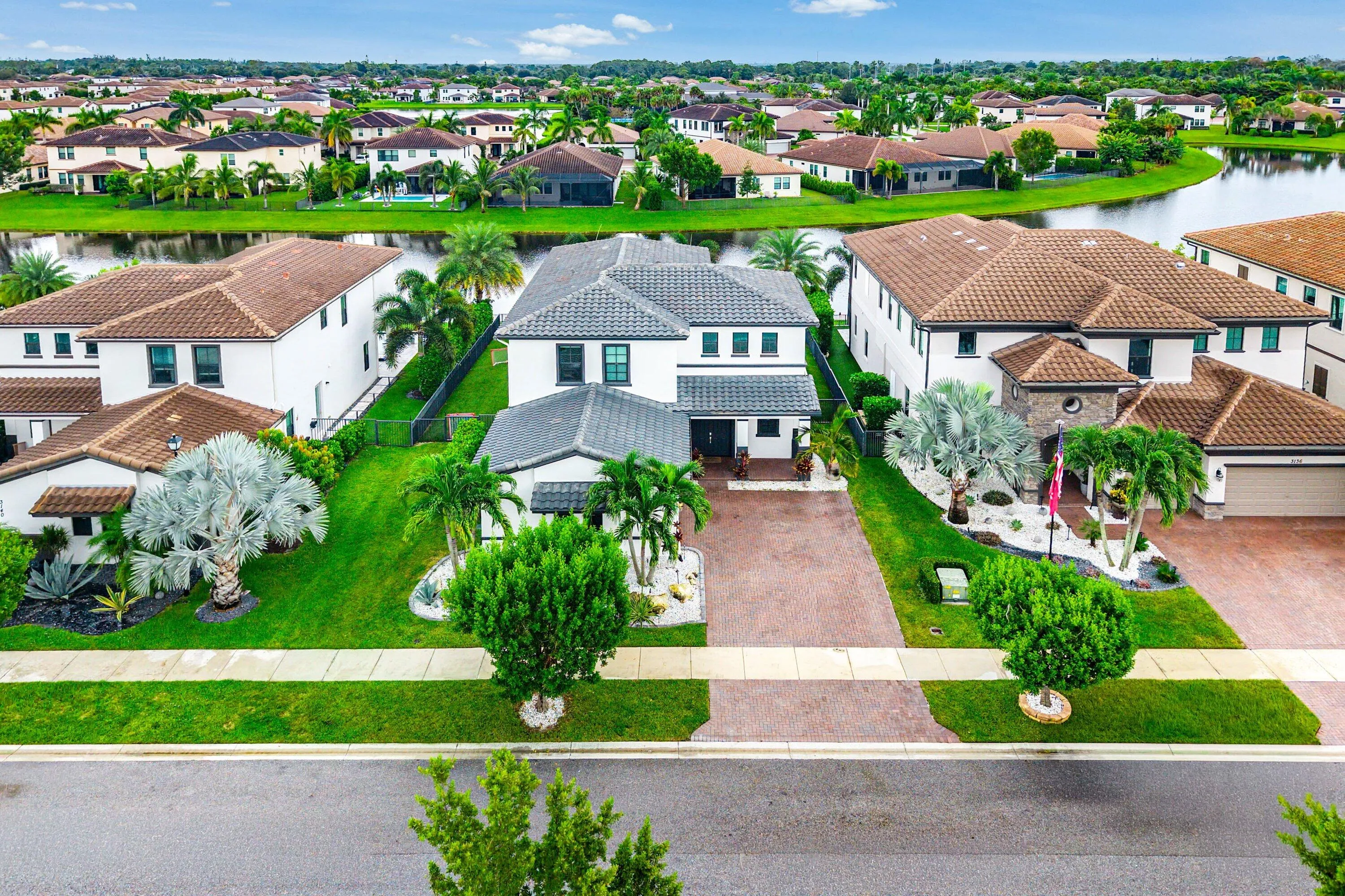 052-3138StrengLane-RoyalPalmBeach-FL-334