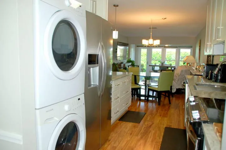 Full Size stackable washer/dryer