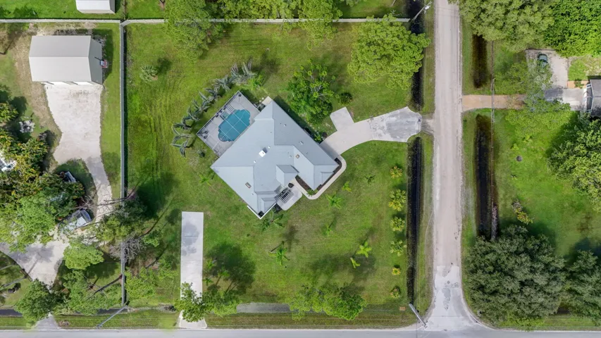 Two driveways. RV/Boat parking.