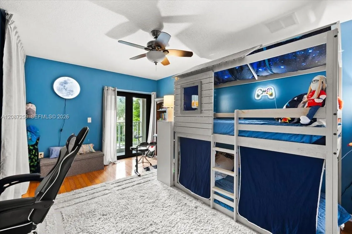 3rd bedroom has Balcony front of house