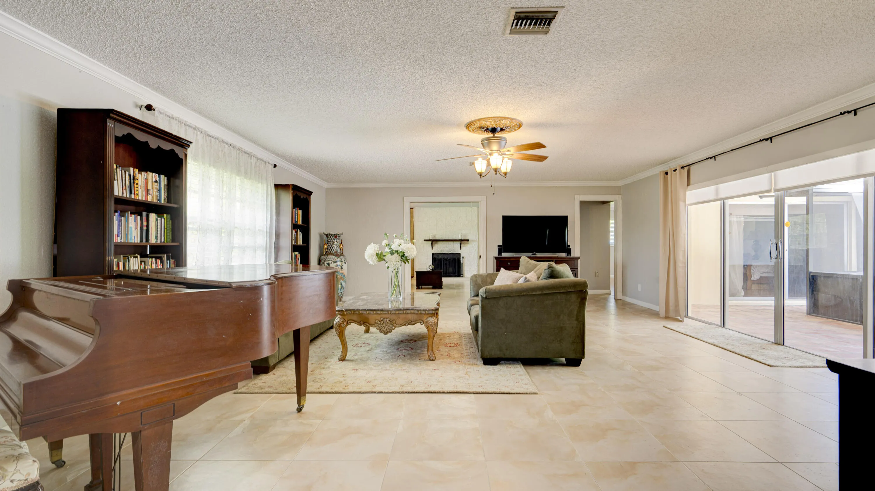 1616_E_Rd_Loxahatchee_FL_susamma-86