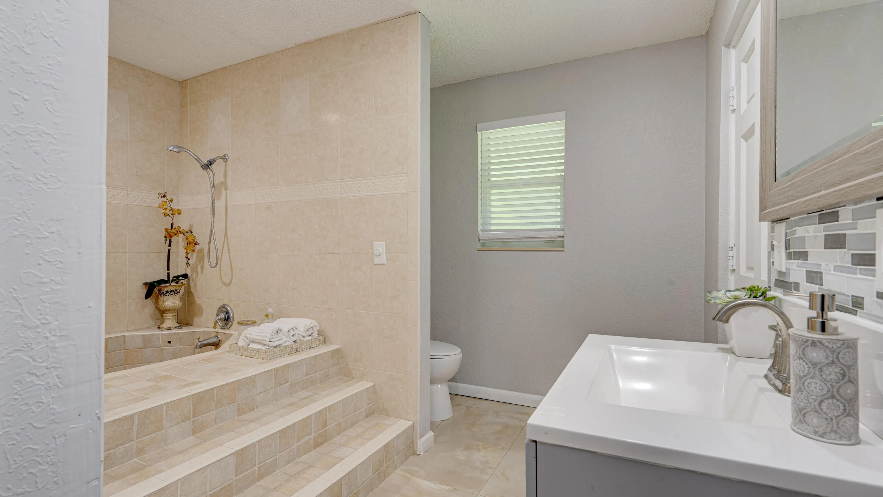 1616_E_Rd_Loxahatchee_FL_susamma-100
