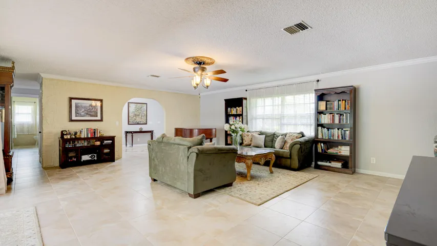 1616_E_Rd_Loxahatchee_FL_susamma-88