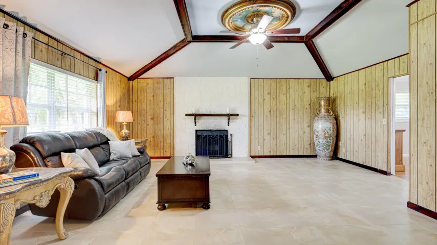 1616_E_Rd_Loxahatchee_FL_susamma-90
