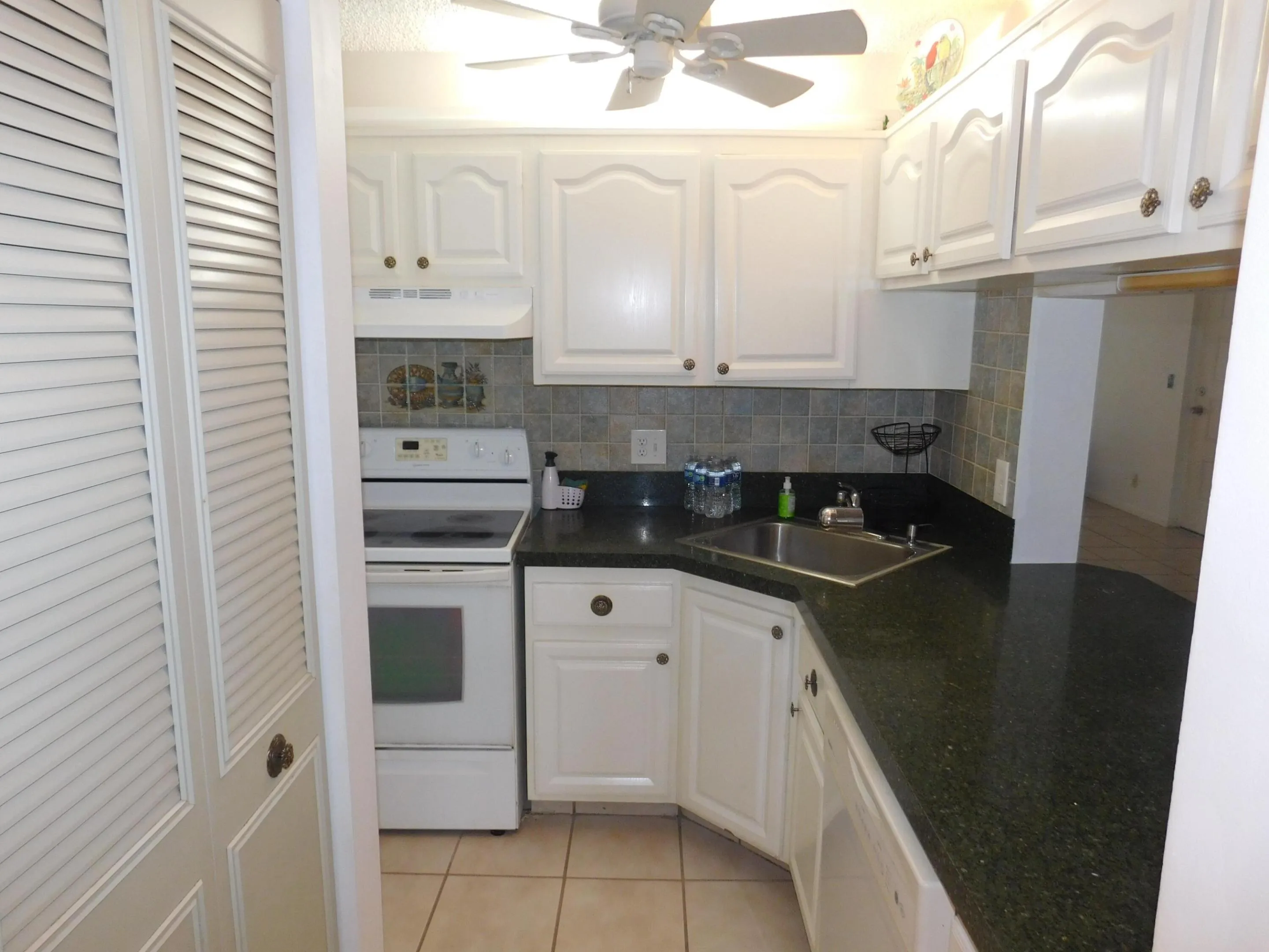 627 SEA PINE WAY - KITCHEN1