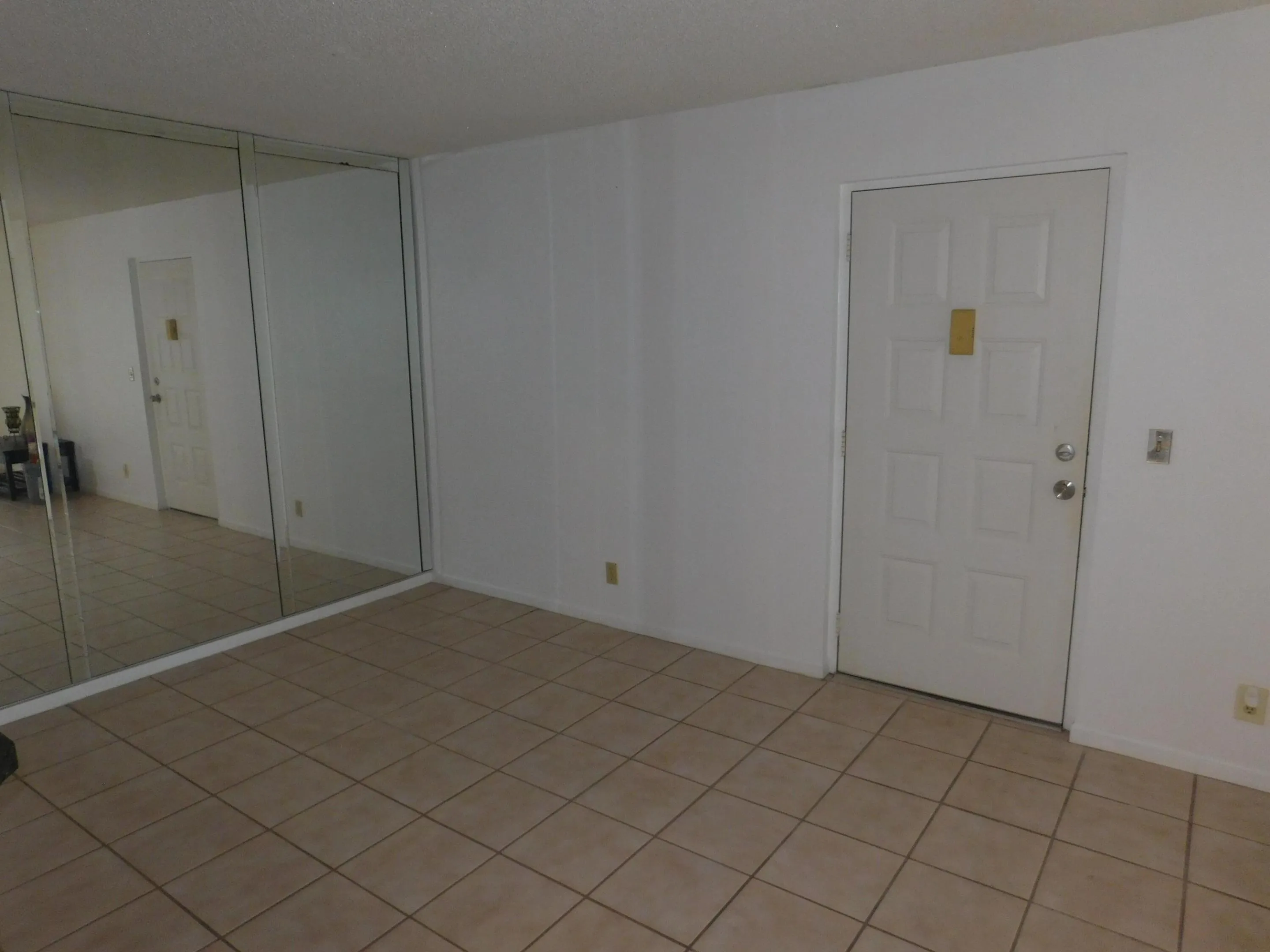 627 SEA PINE WAY - DINING