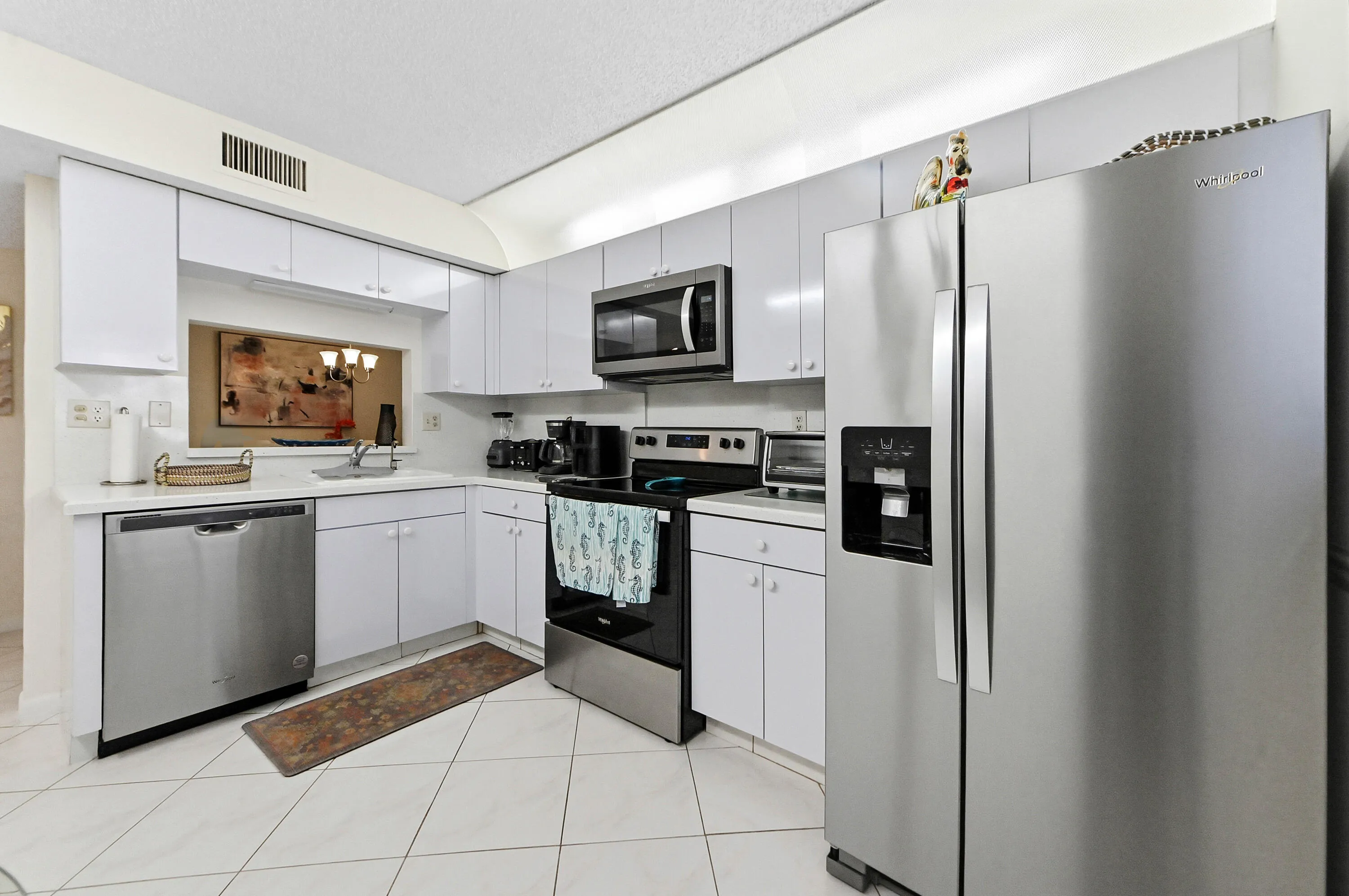 11 Kitchen 02