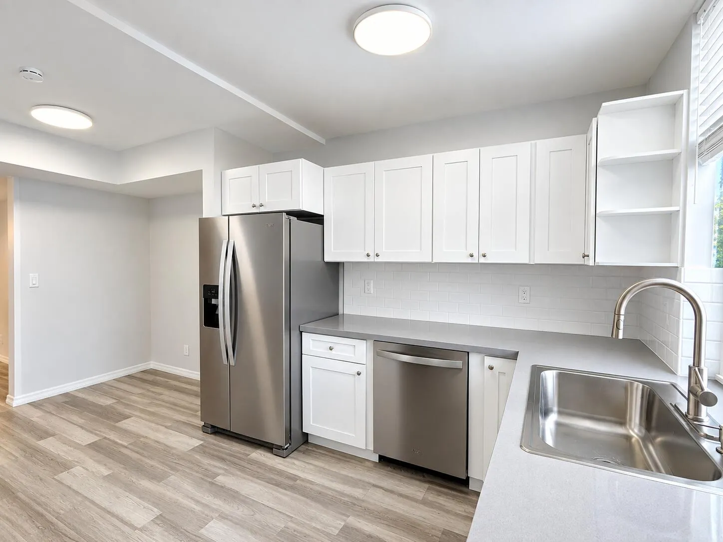 Kitchen and breakfast nook