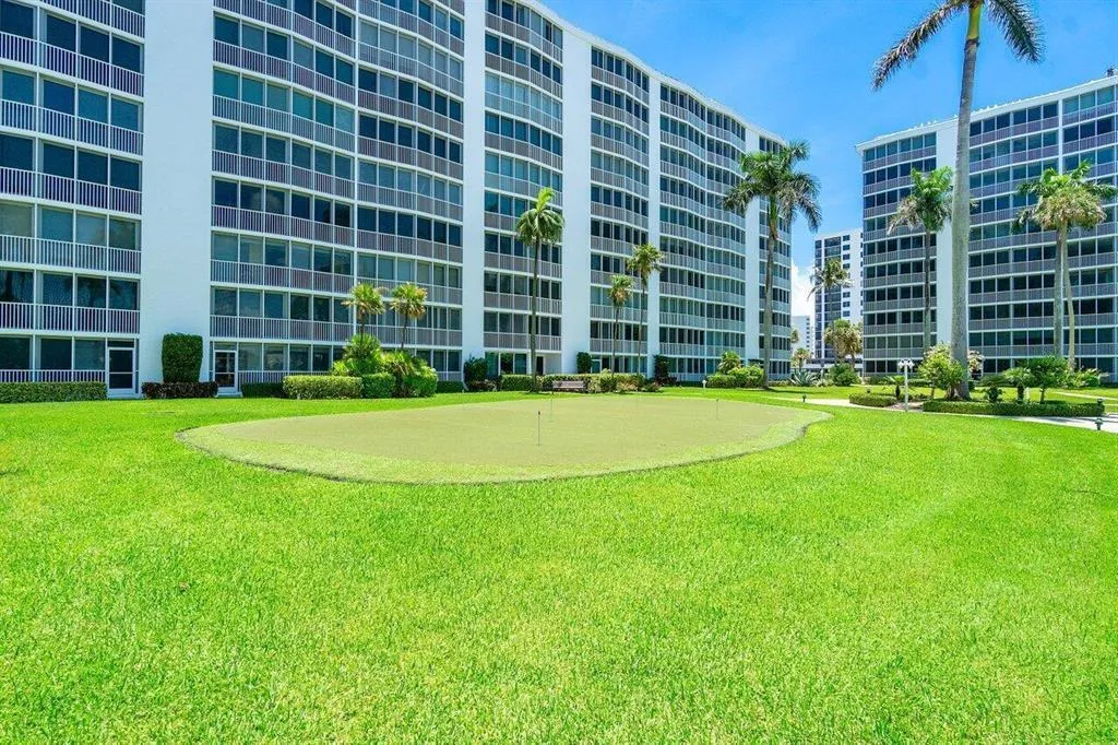 Putting green