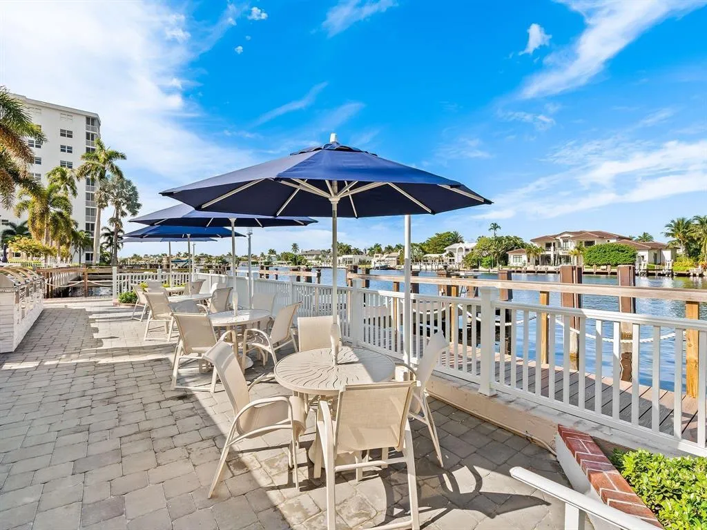 Intracoastal waterfront seating area