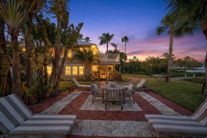 1935 Quay Dock Rd Vero Beach-small-020-0