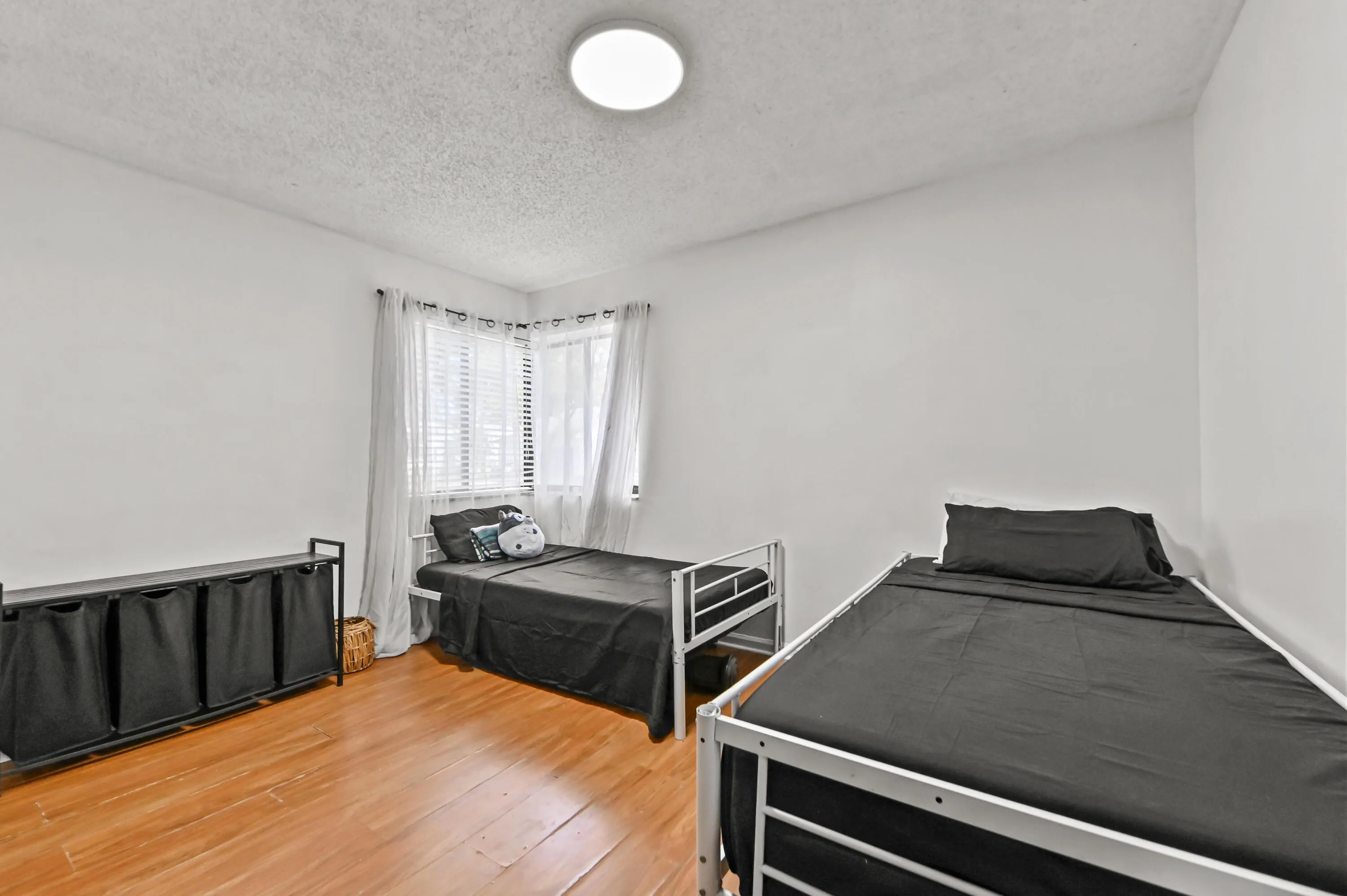 23 Bedroom 03